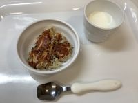 《常食》おやつは、さつまいもとチーズのガレットです。