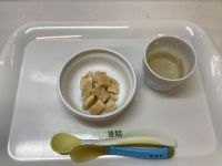 《離乳食後期》おやつは、おからきな粉パンケーキです。