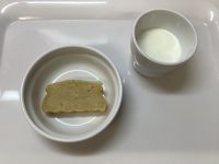 《常食》おやつは、スイートポテトケーキです。