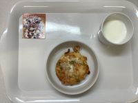 《常食》《離乳食完了期》おやつはピザです。