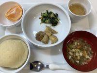 《常食》昼食は、タンドリーチキンです。